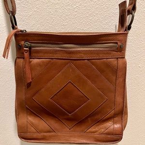 Lucky Brand purse EUC. Adjustable strap. 3 openings.